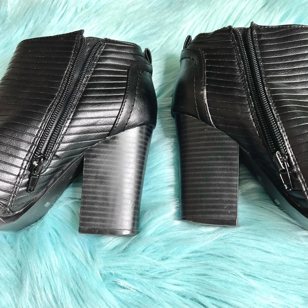 G by Guess Black Moto Ankle Booties Block Heel Side Zip Women’s Size 6.5
